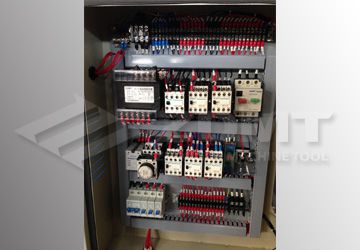 電控箱.jpg 電控箱.jpg