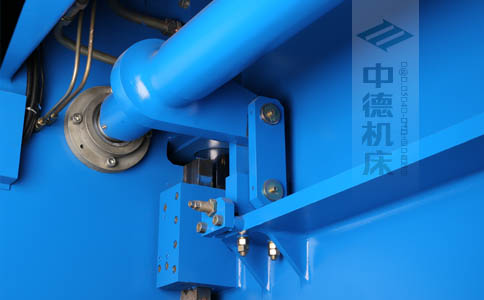 ZDPK-6325配有中德公司最新型扭軸同步裝置，強(qiáng)度高，能調(diào)節(jié)，專利技術(shù).jpg